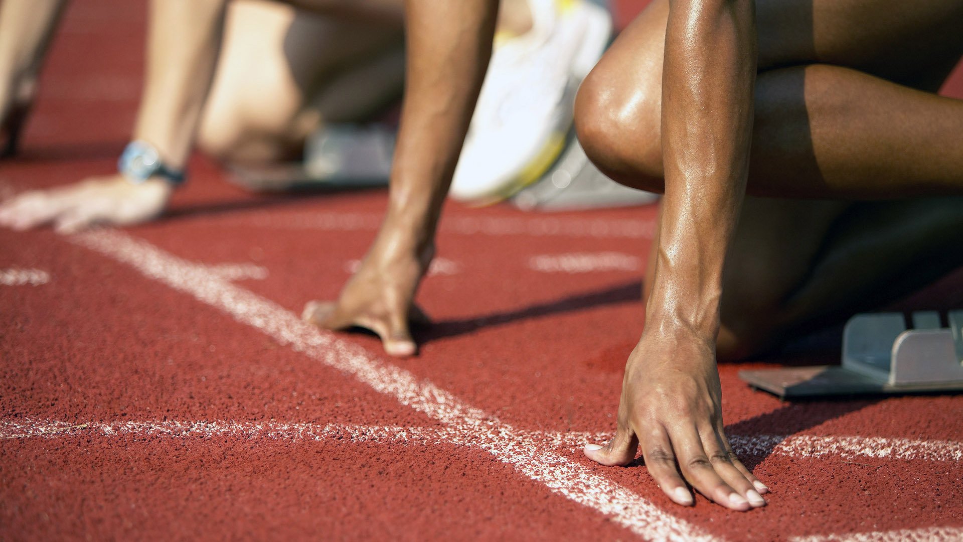 爱游戏资讯-《电竞站台：品牌广告如何引爆粉丝热情》，电竞品牌推广